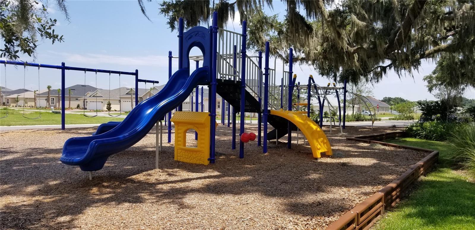 LAKESIDE LANDINGS - Residential