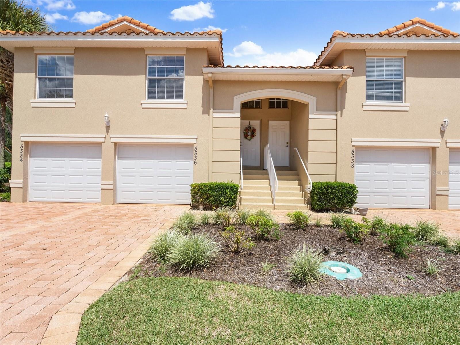 LAKESIDE LANDINGS - Residential