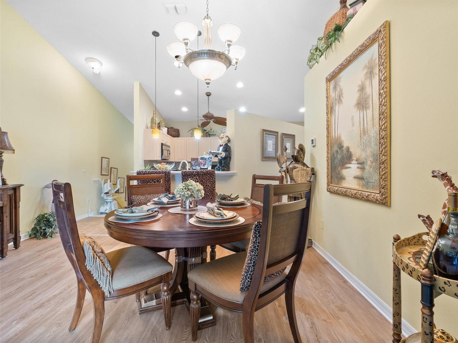 LAKESIDE LANDINGS - Residential