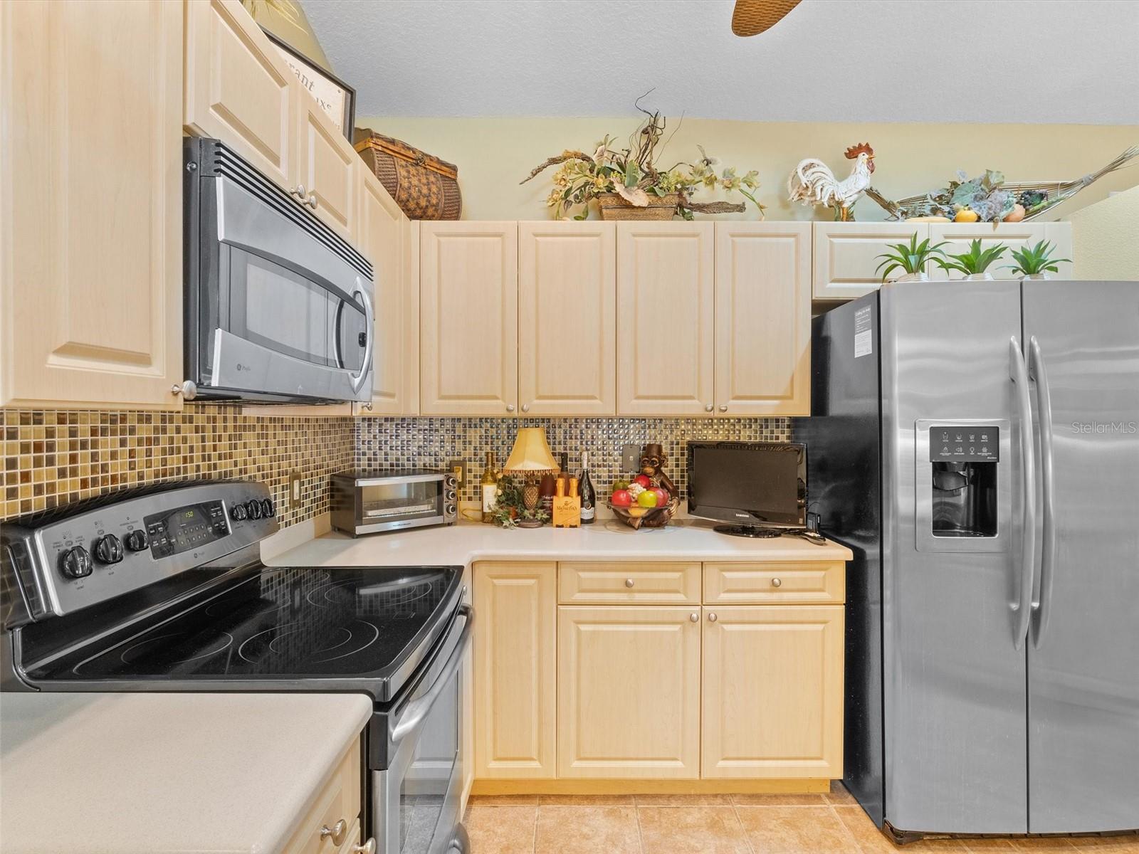 LAKESIDE LANDINGS - Residential