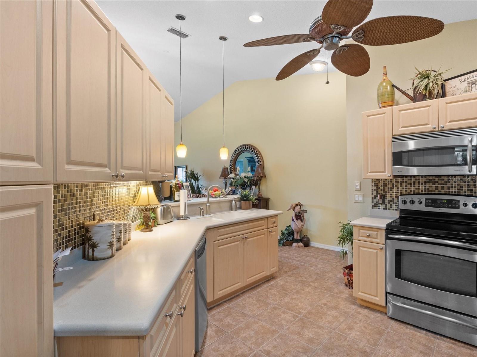 LAKESIDE LANDINGS - Residential