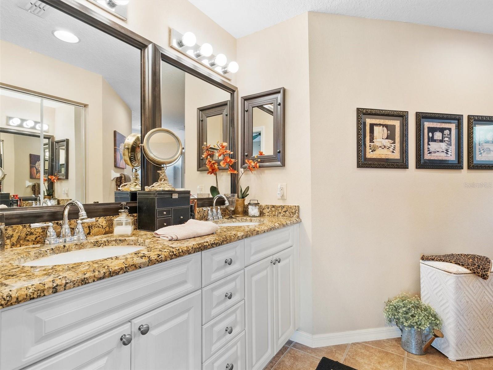 LAKESIDE LANDINGS - Residential