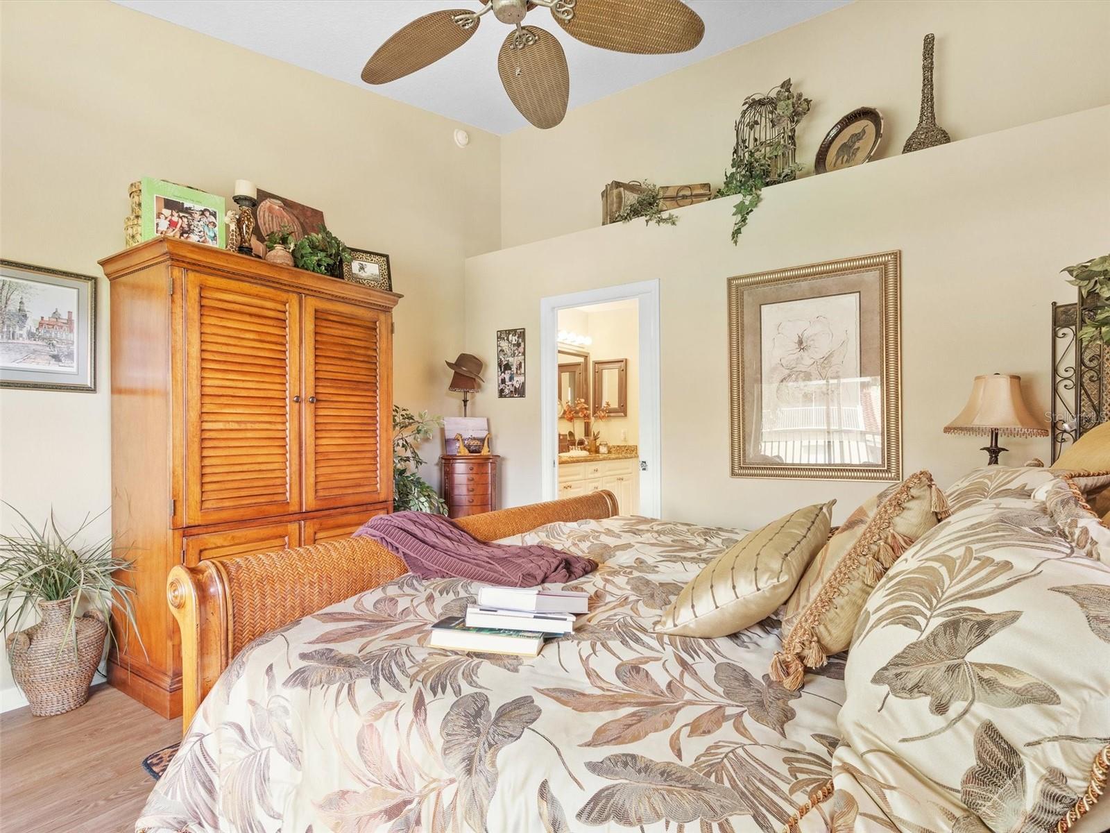 LAKESIDE LANDINGS - Residential