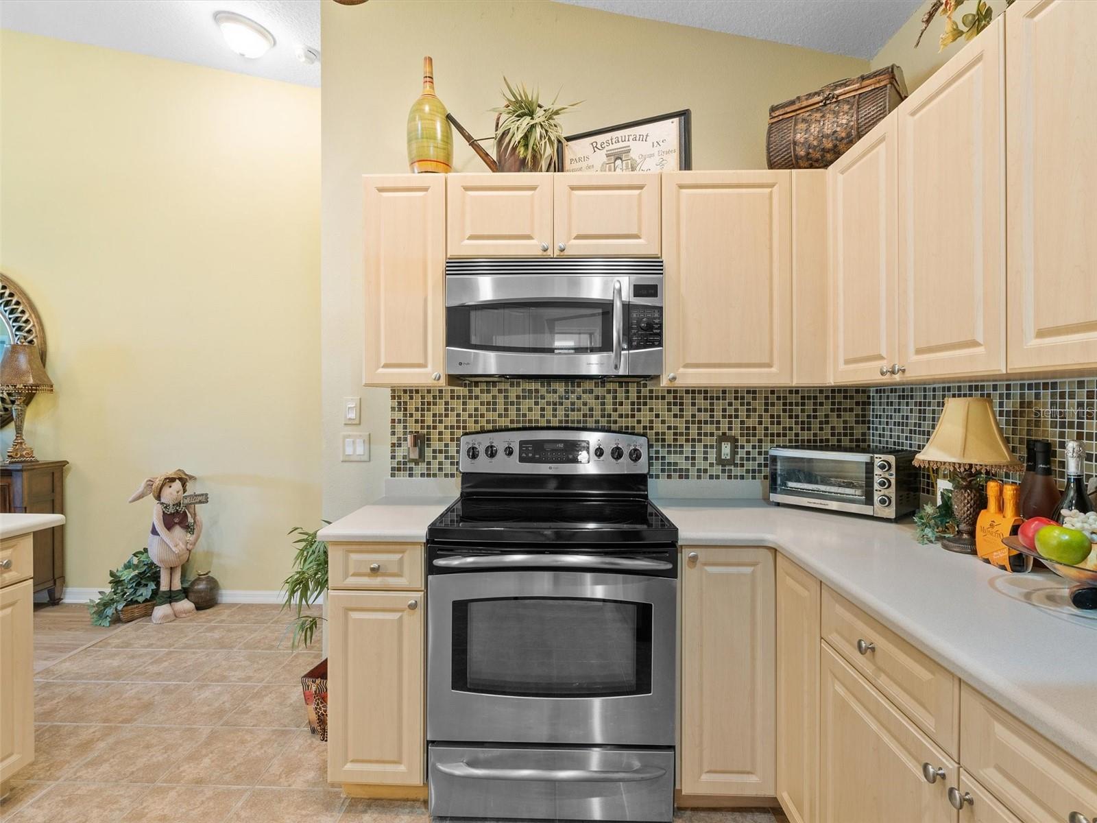 LAKESIDE LANDINGS - Residential