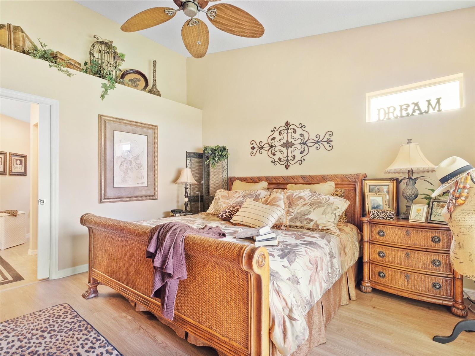 LAKESIDE LANDINGS - Residential