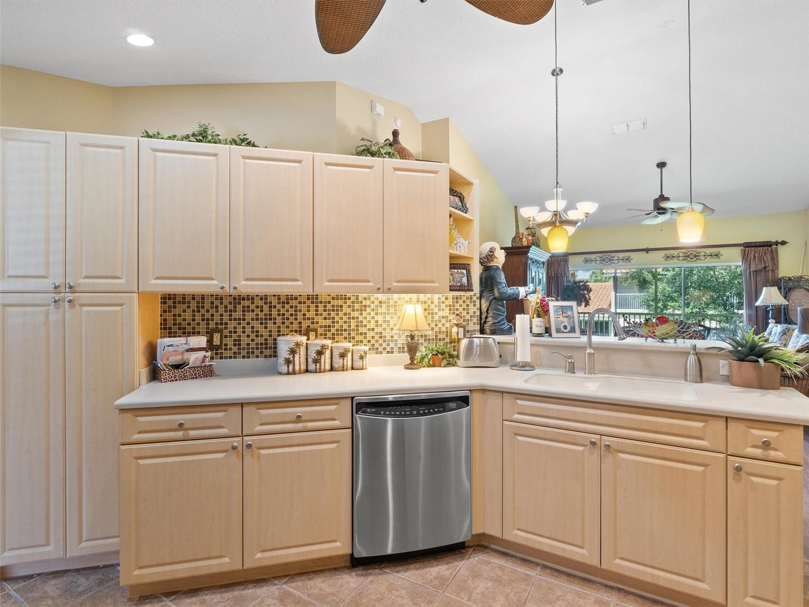 LAKESIDE LANDINGS - Residential