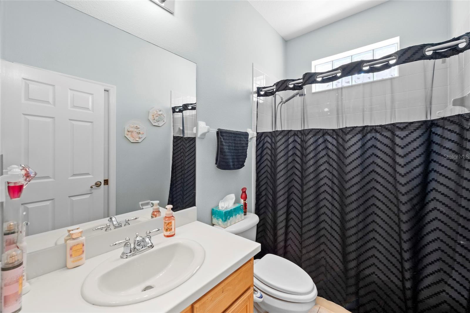 PALM LAKES - Residential