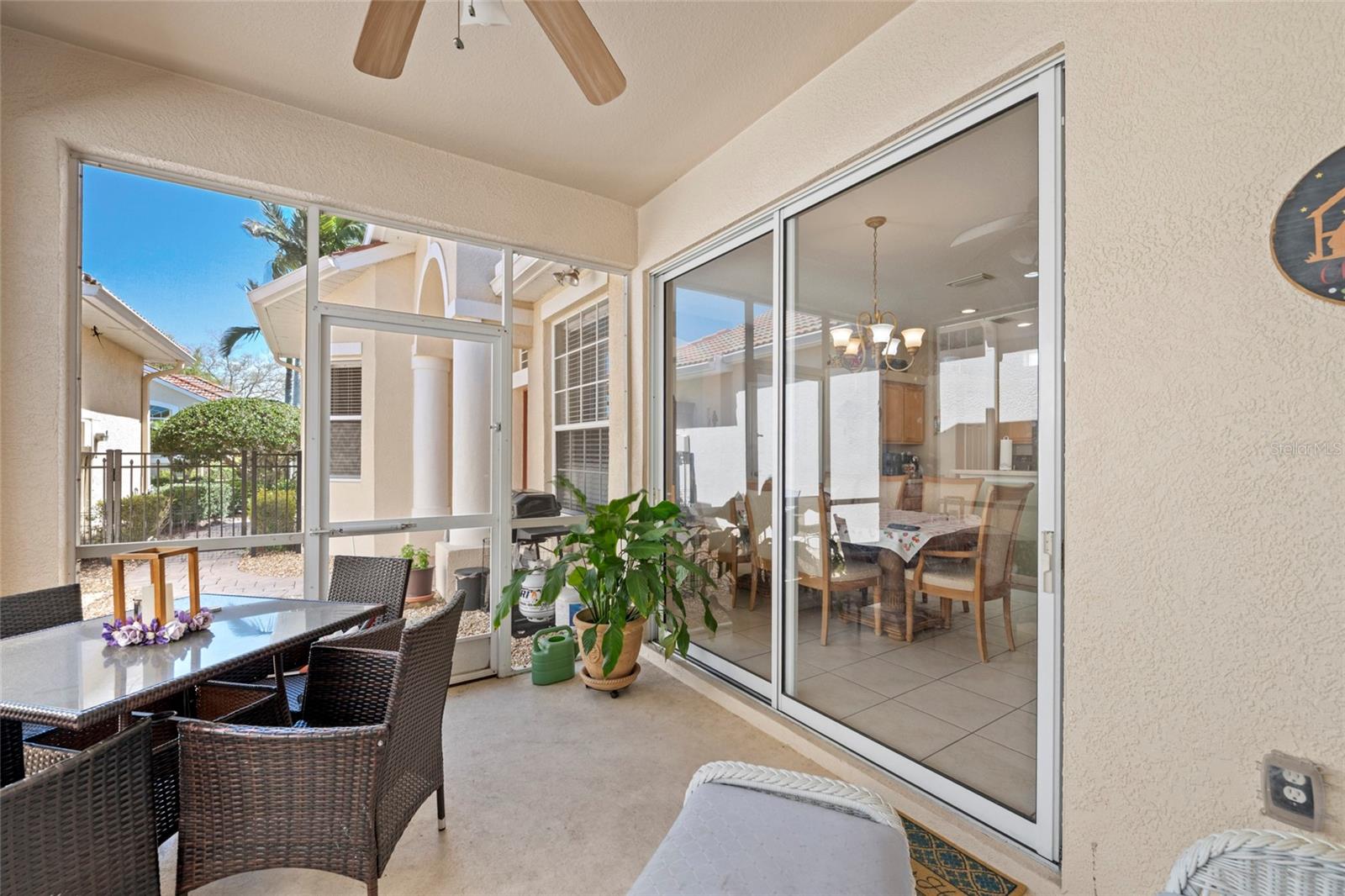 PALM LAKES - Residential