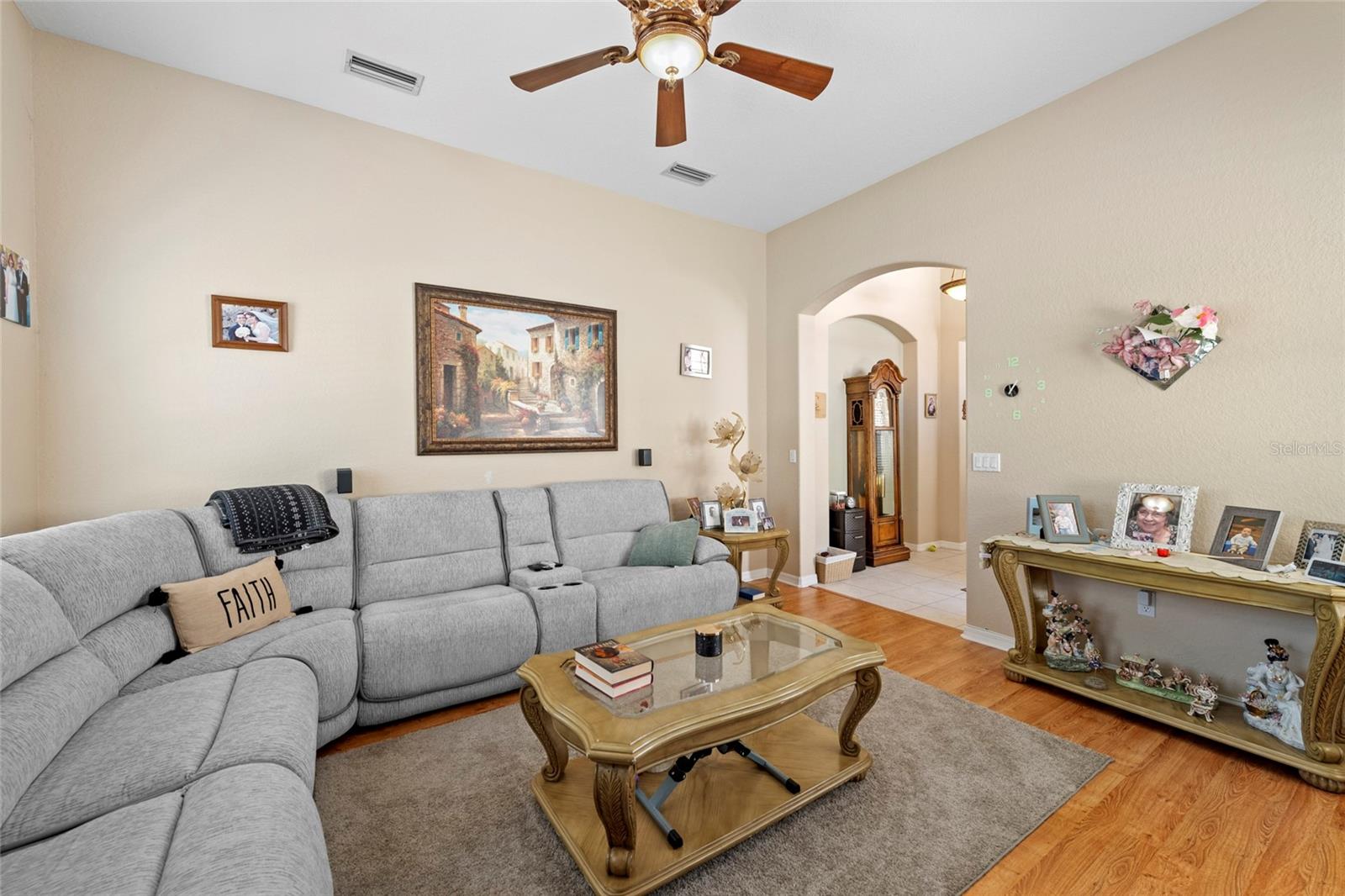 PALM LAKES - Residential