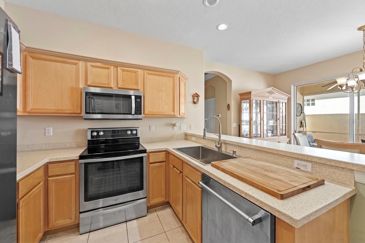 PALM LAKES - Residential