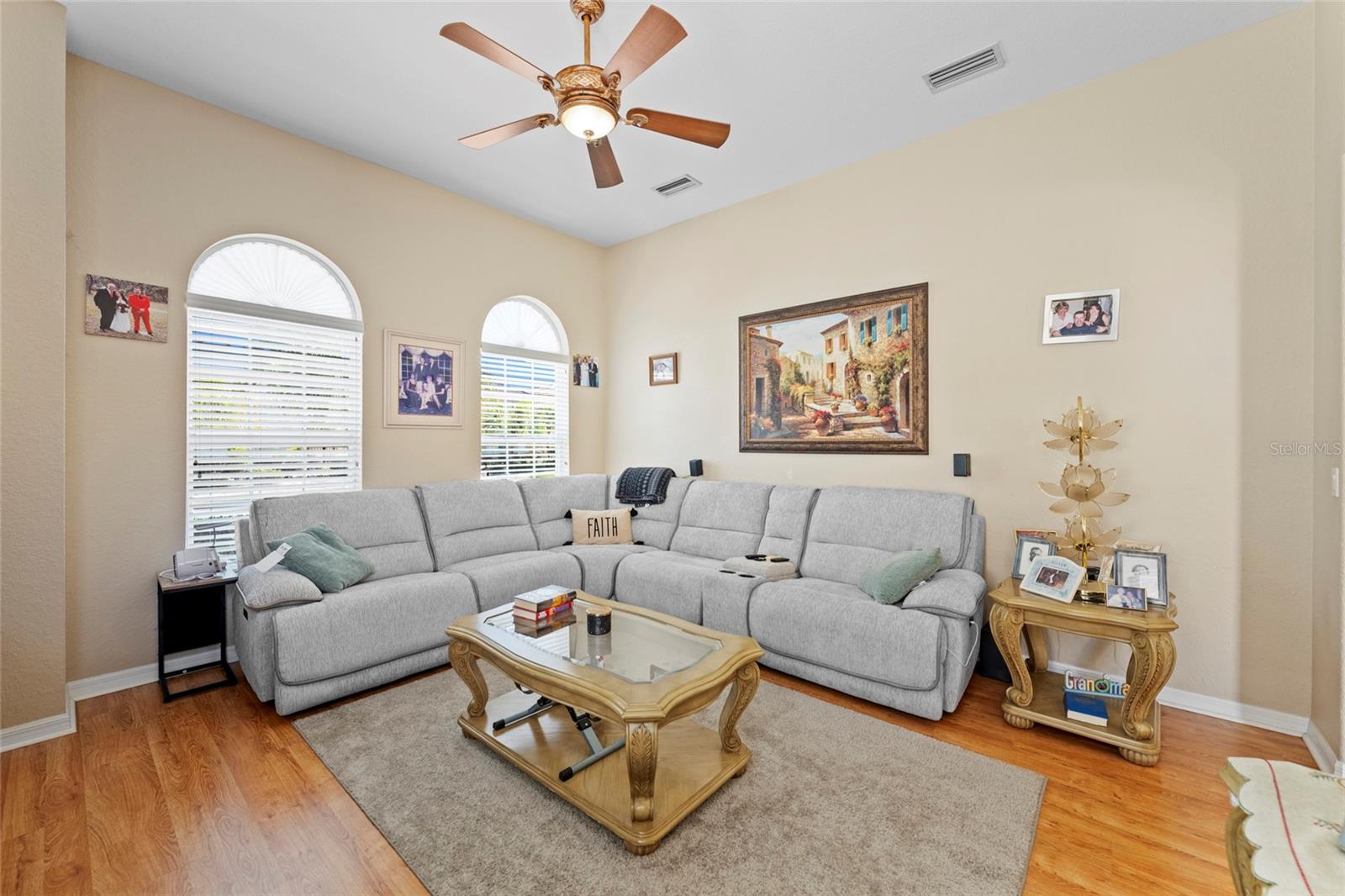 PALM LAKES - Residential