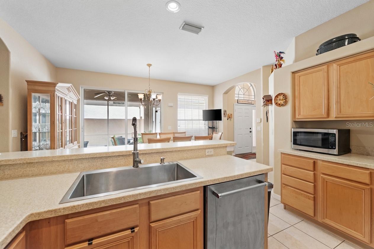 PALM LAKES - Residential