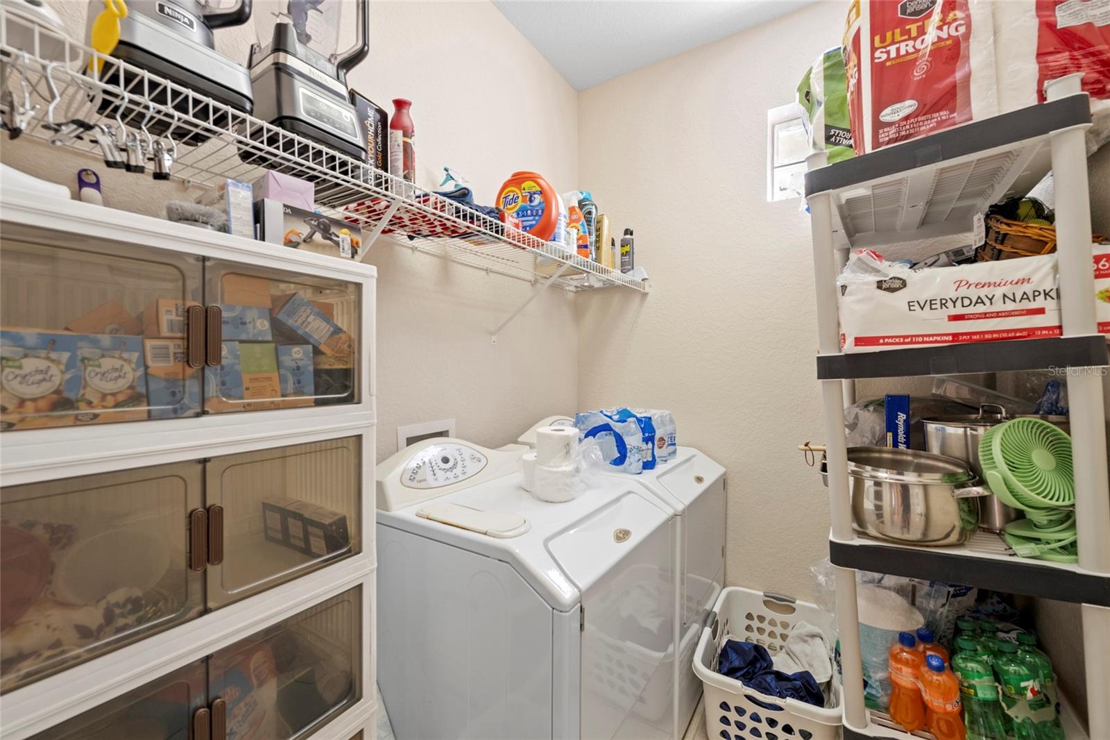 PALM LAKES - Residential