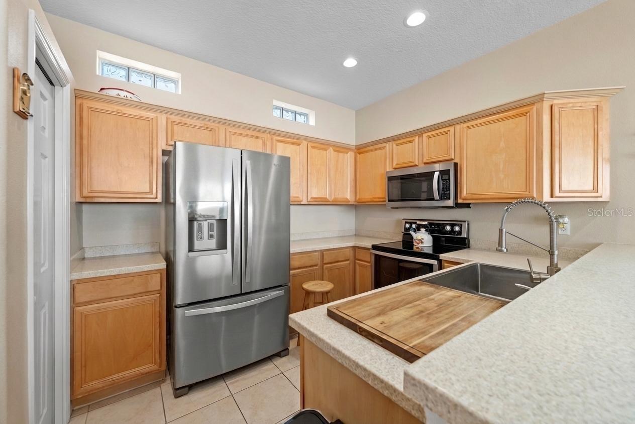 PALM LAKES - Residential