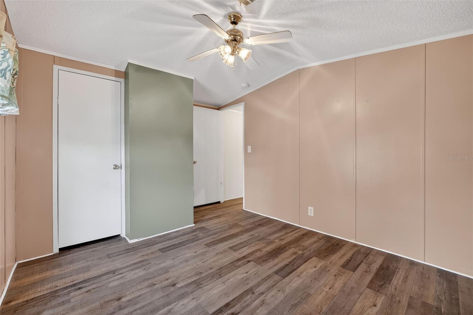 INDIAN HARBOR ESTATES UNIT 04 - Residential