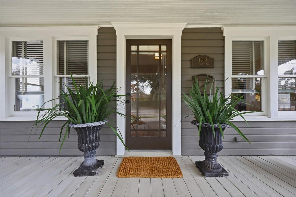 Photo of 1213 Delaney Avenue, Orlando, FL 32806 (MLS # O6368635)