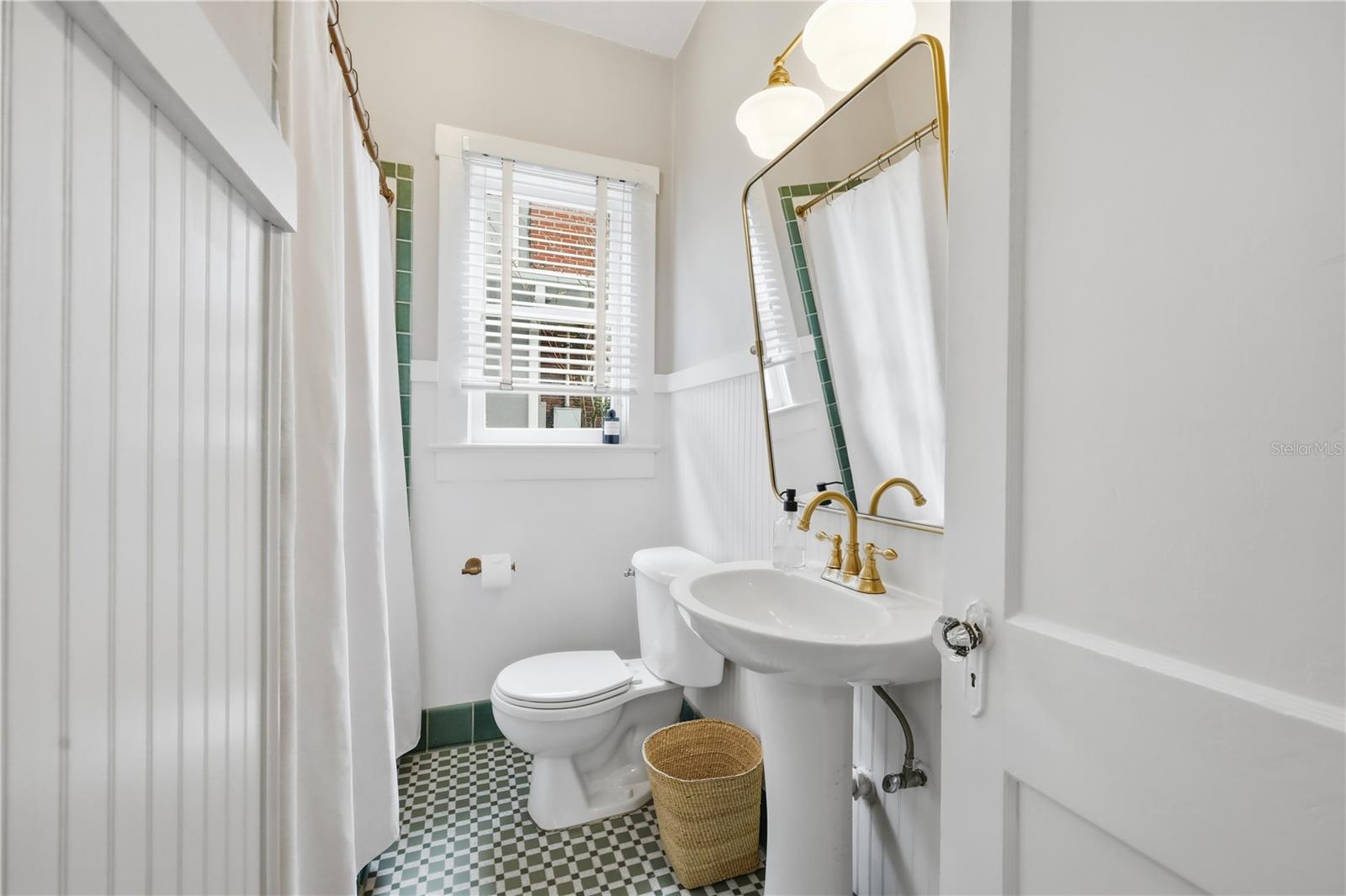 ALISON HALPIN 46/103 - Residential Lease