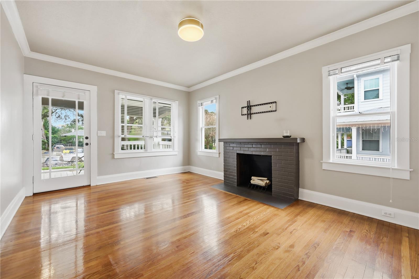 ALISON HALPIN 46/103 - Residential Lease