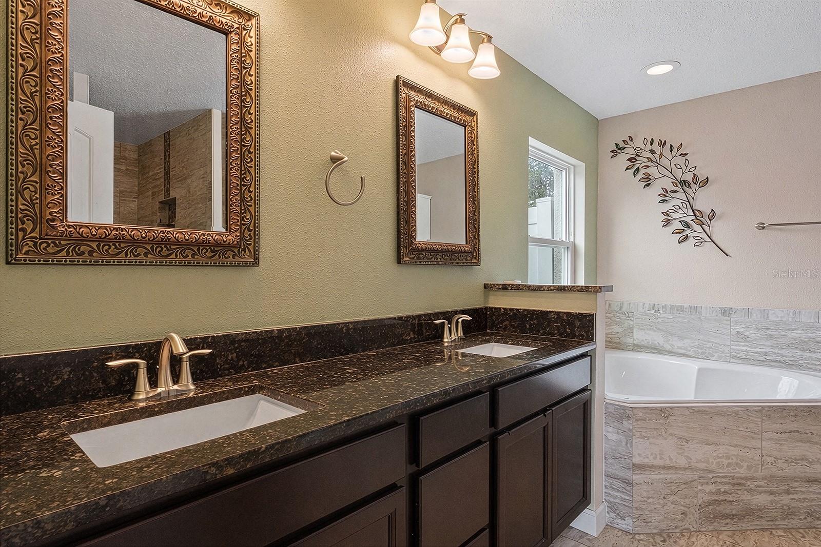 RUNNYMEDE OAKS UNREC - Residential