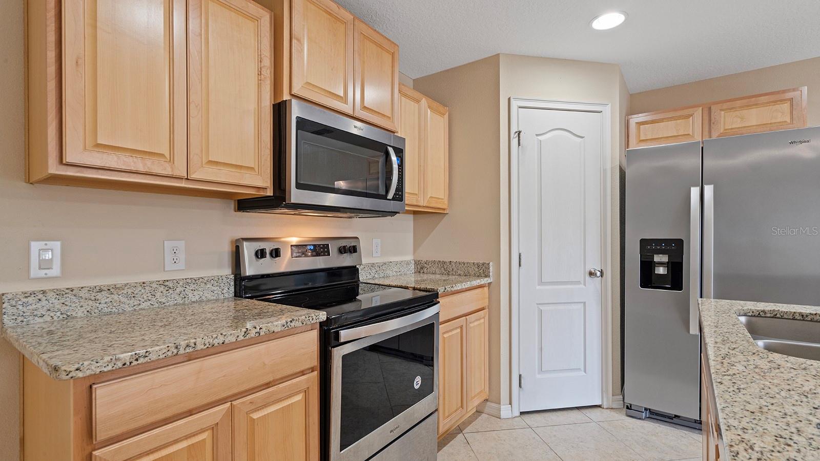 RUNNYMEDE OAKS UNREC - Residential