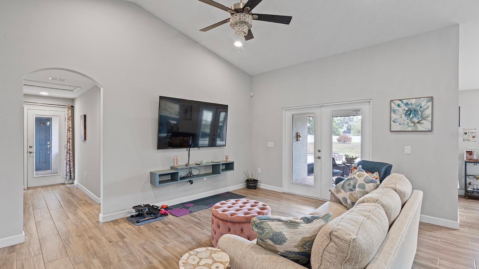 RUNNYMEDE OAKS UNREC - Residential