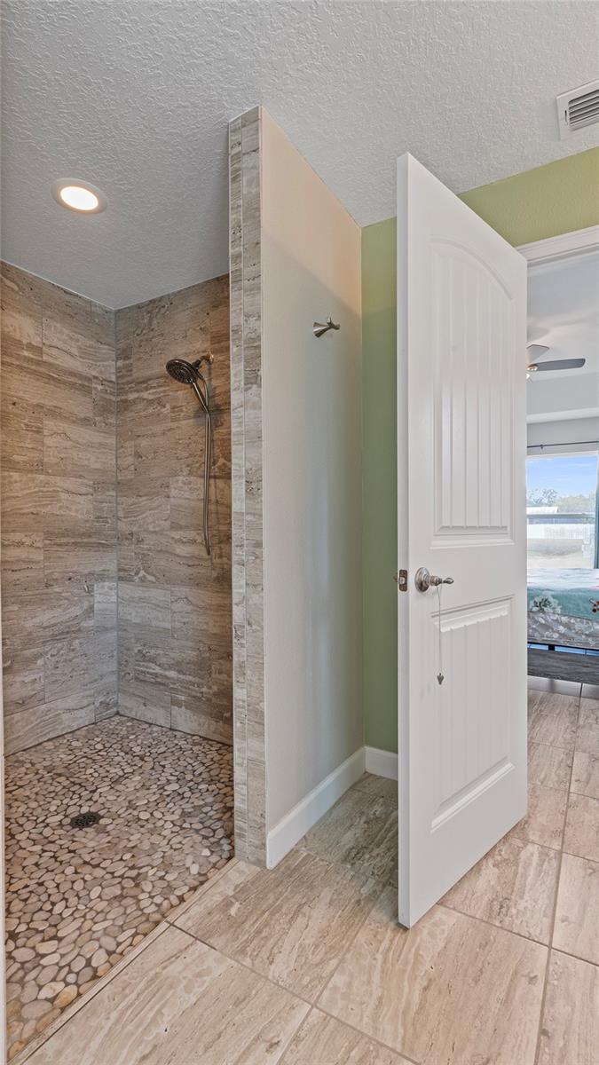 RUNNYMEDE OAKS UNREC - Residential