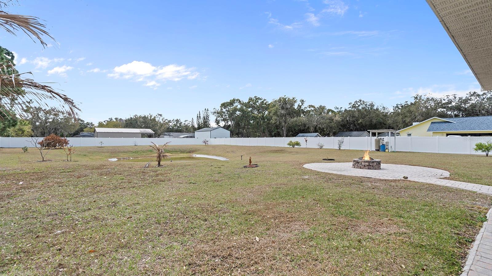 RUNNYMEDE OAKS UNREC - Residential