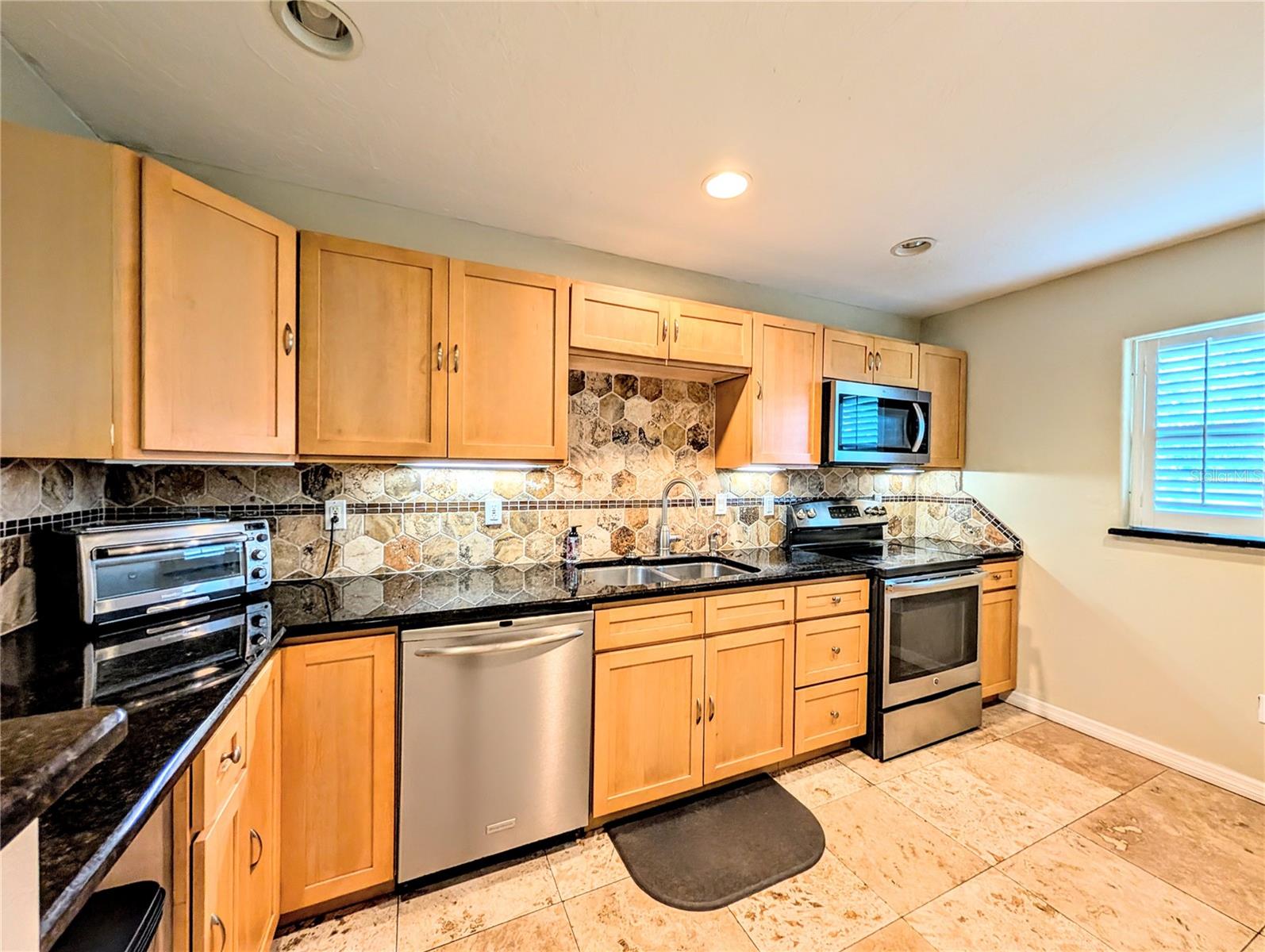 WOODLAND VILLAGE - Residential Lease