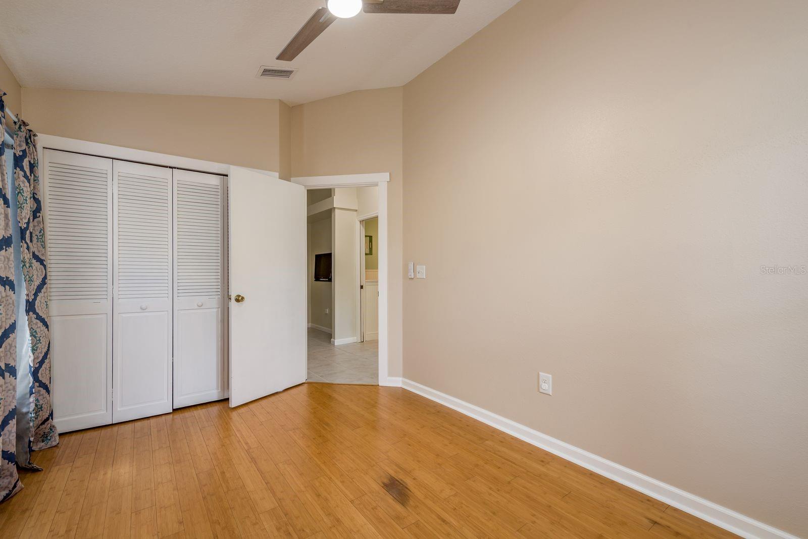 COUNTRY TRAILS - Residential