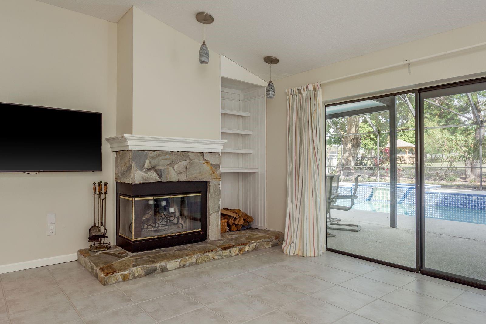 COUNTRY TRAILS - Residential