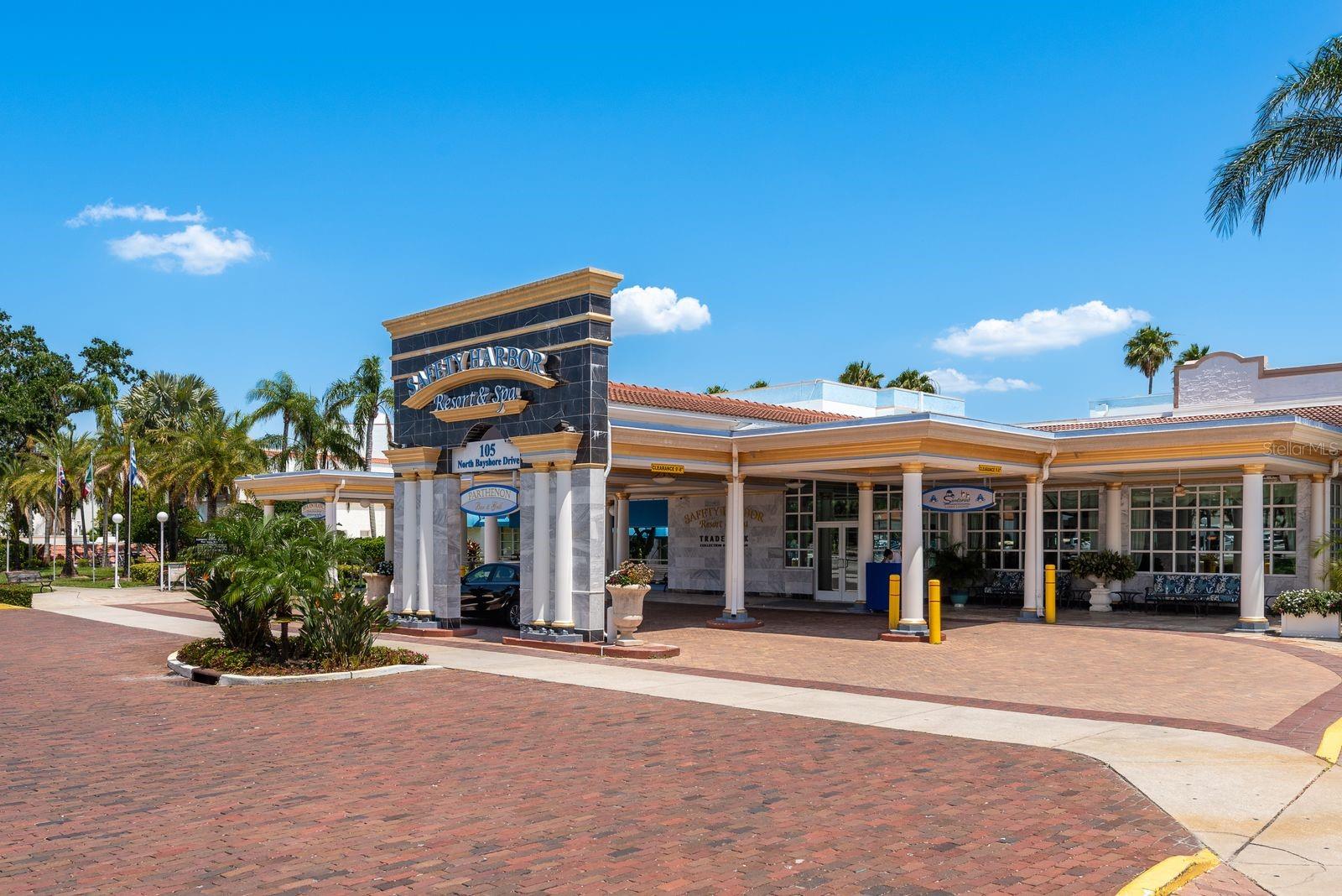 COUNTRY TRAILS - Residential