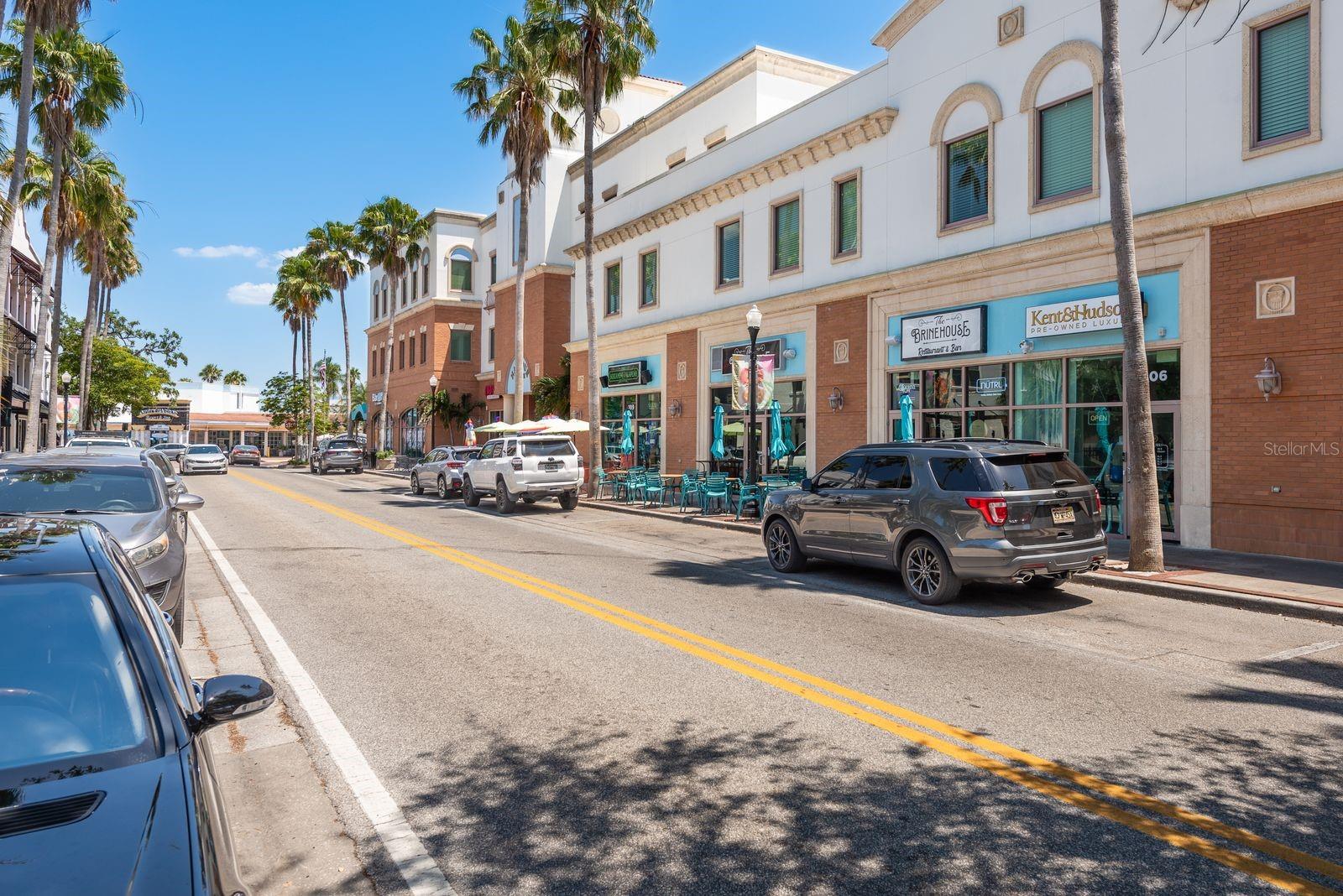 COUNTRY TRAILS - Residential