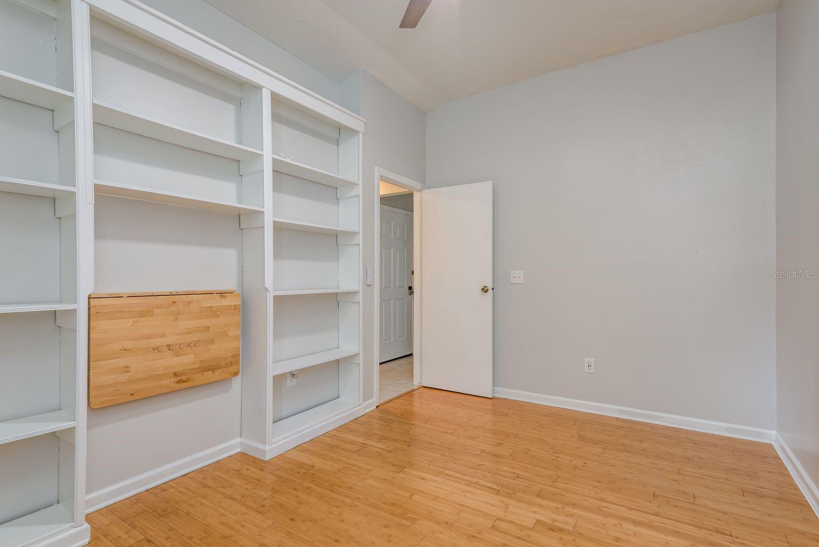 COUNTRY TRAILS - Residential