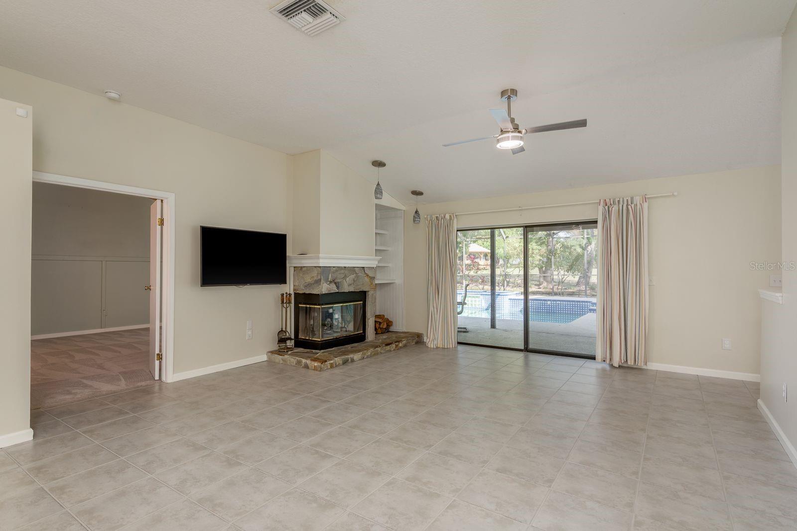 2403 COUNTRY TRAILS DRIVE