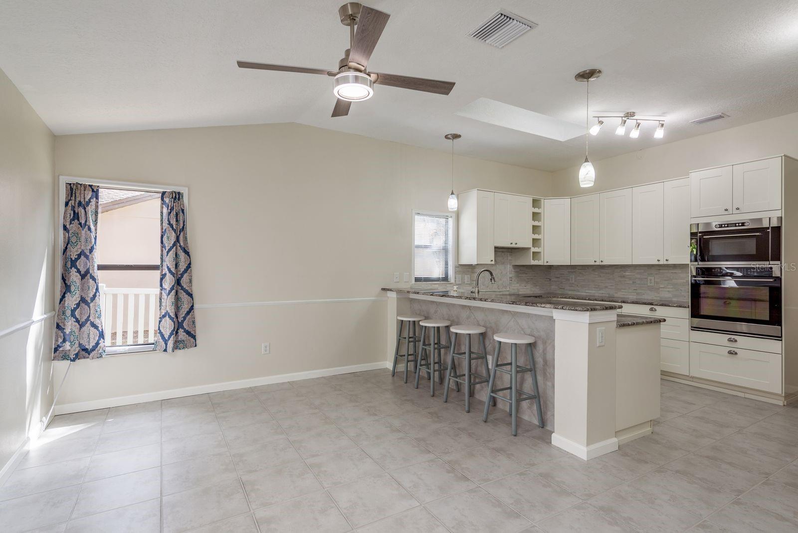 COUNTRY TRAILS - Residential