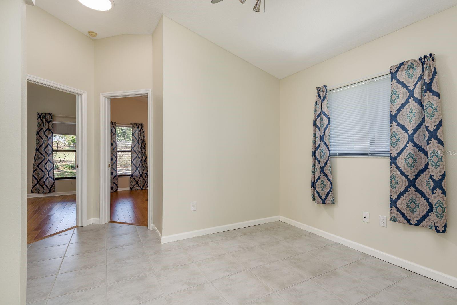 COUNTRY TRAILS - Residential