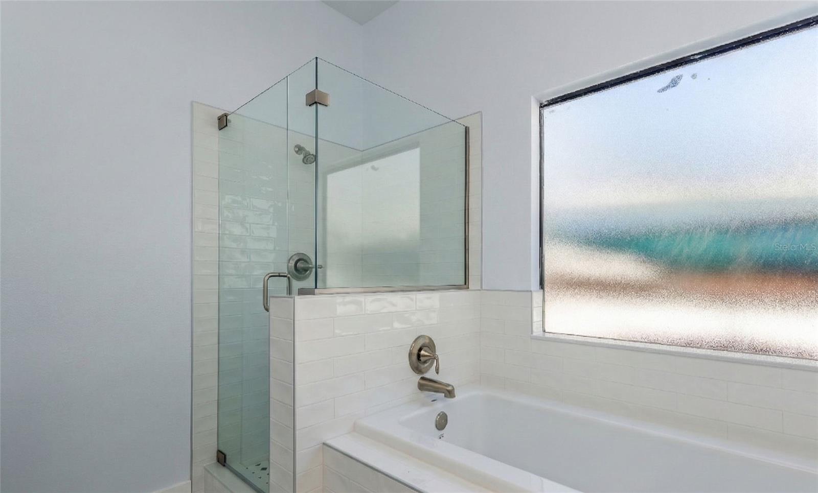 COUNTRY TRAILS - Residential