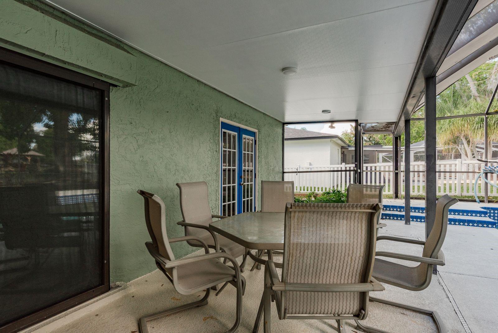 COUNTRY TRAILS - Residential