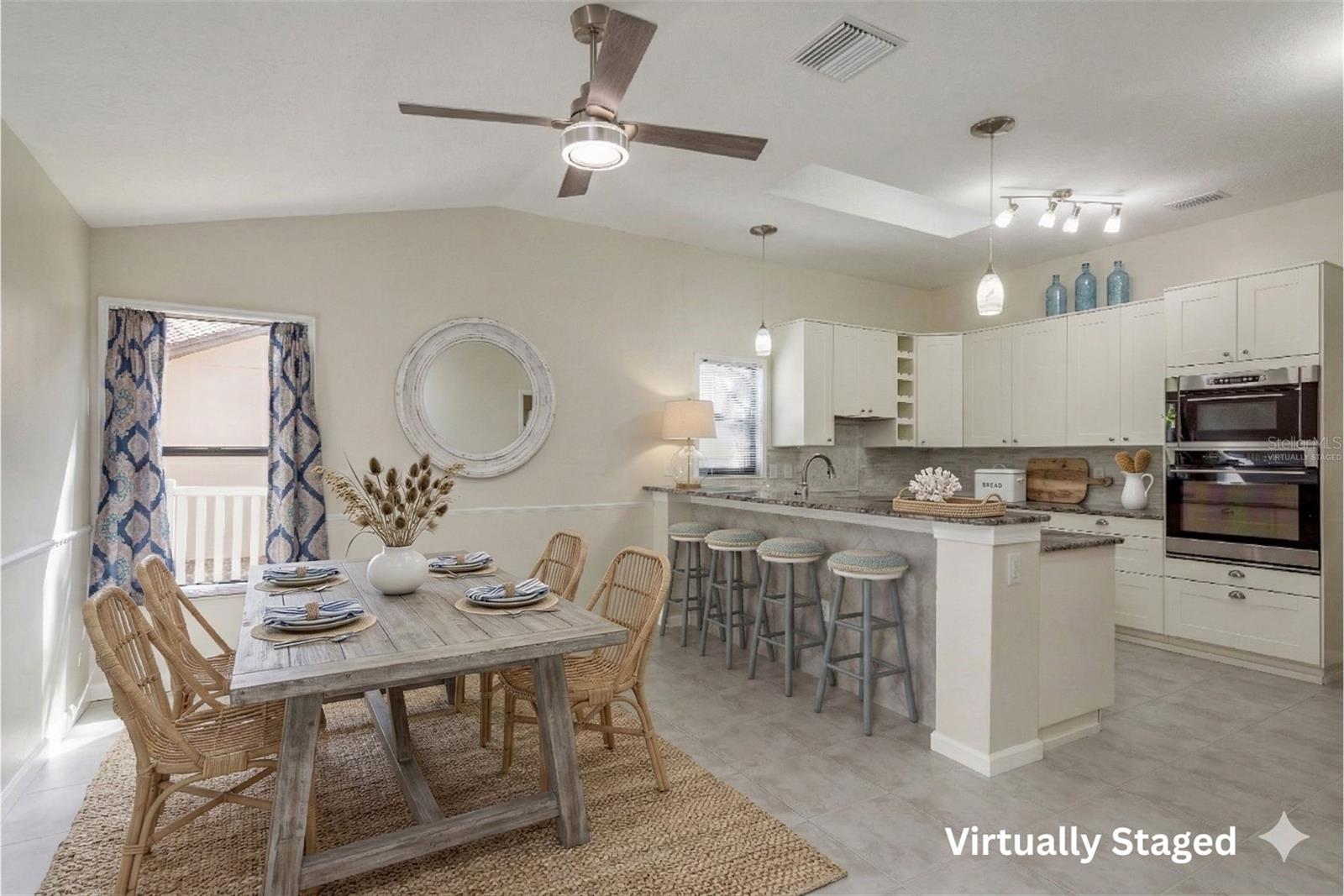 COUNTRY TRAILS - Residential