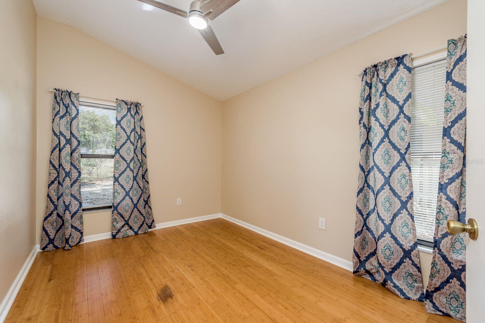 COUNTRY TRAILS - Residential