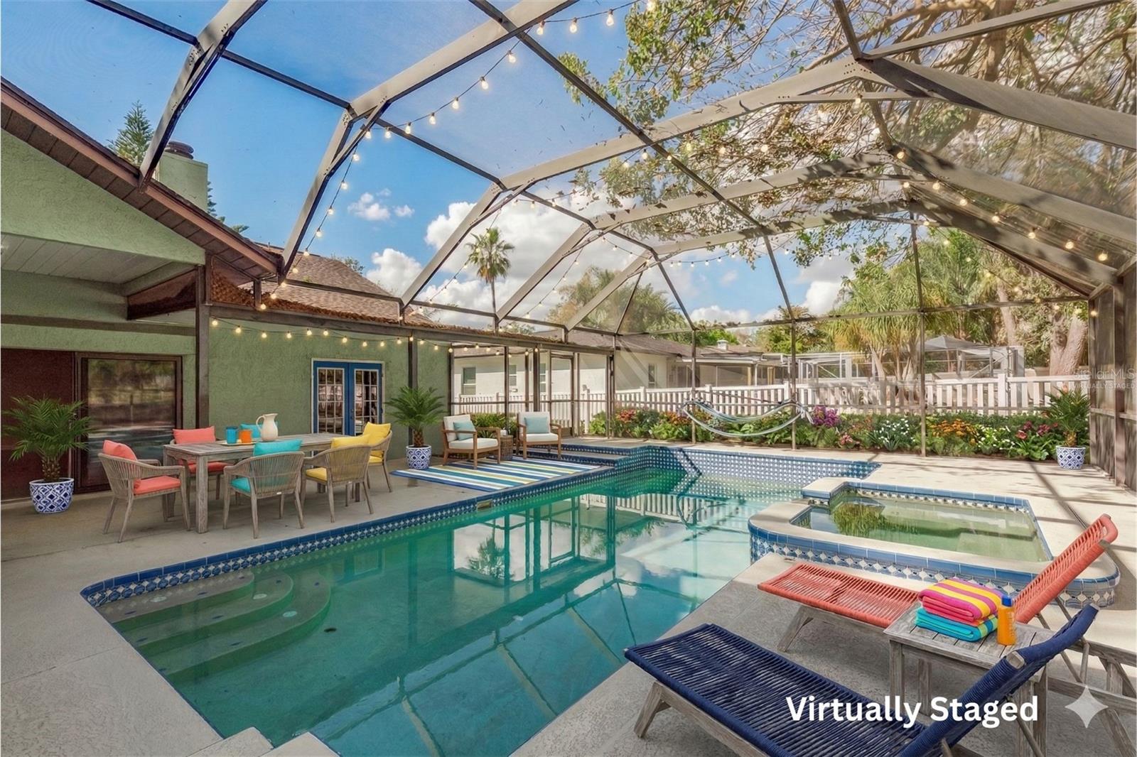 COUNTRY TRAILS - Residential