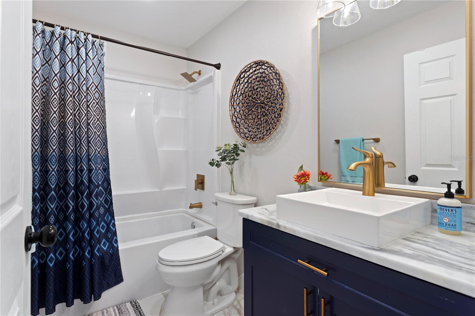 MEADOW LAWN 9TH ADD - Residential