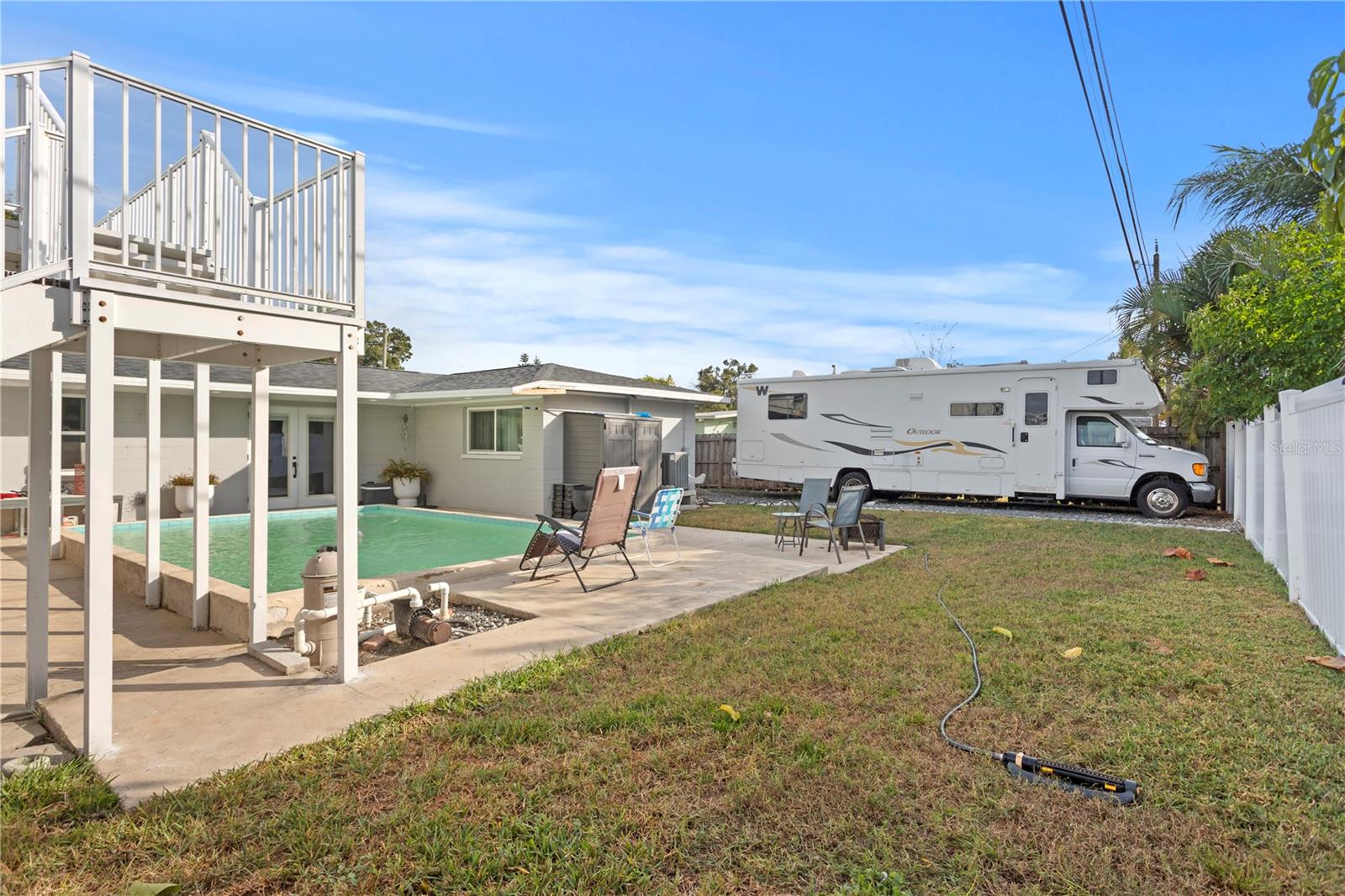 MEADOW LAWN 9TH ADD - Residential