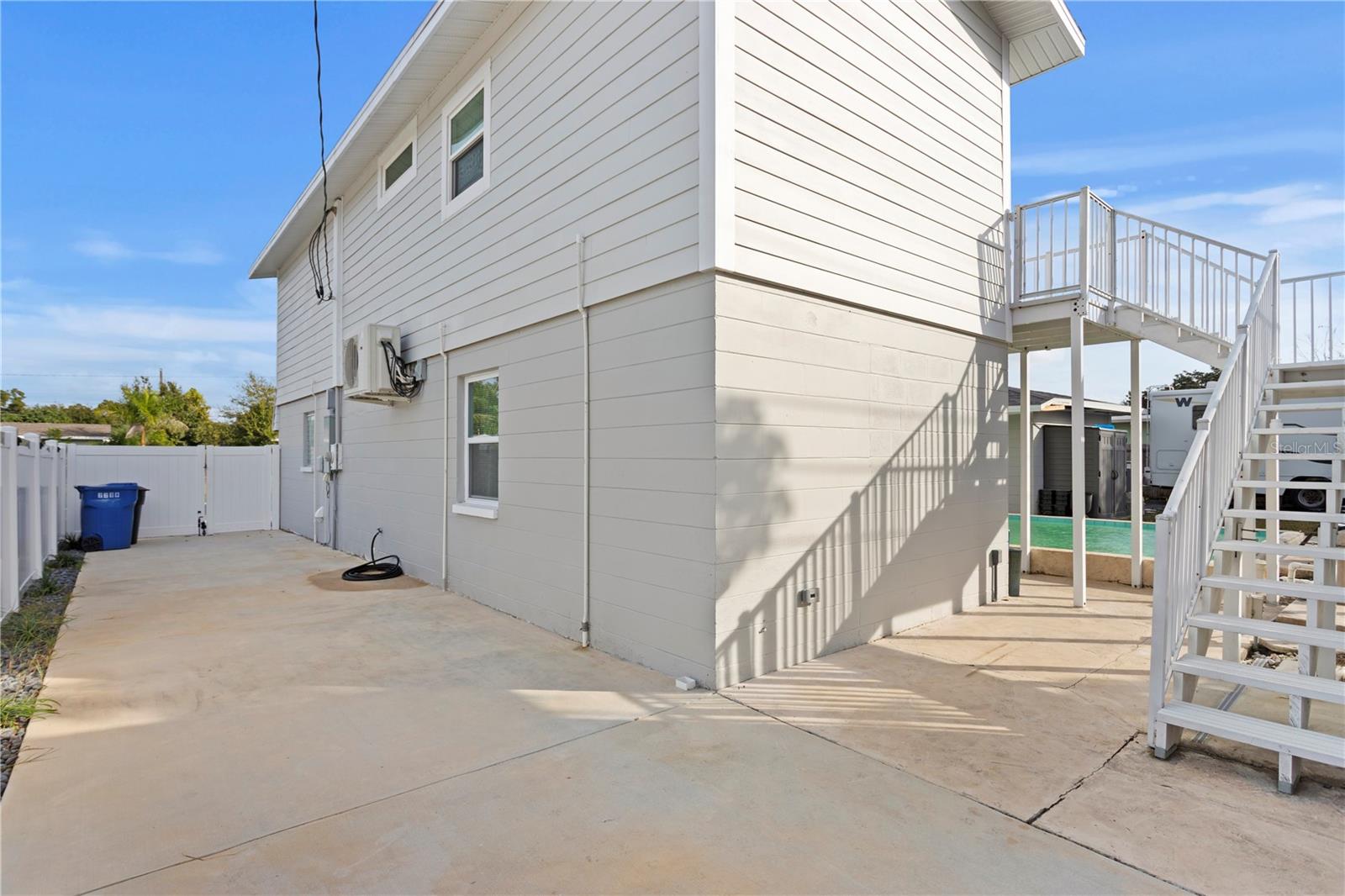 MEADOW LAWN 9TH ADD - Residential