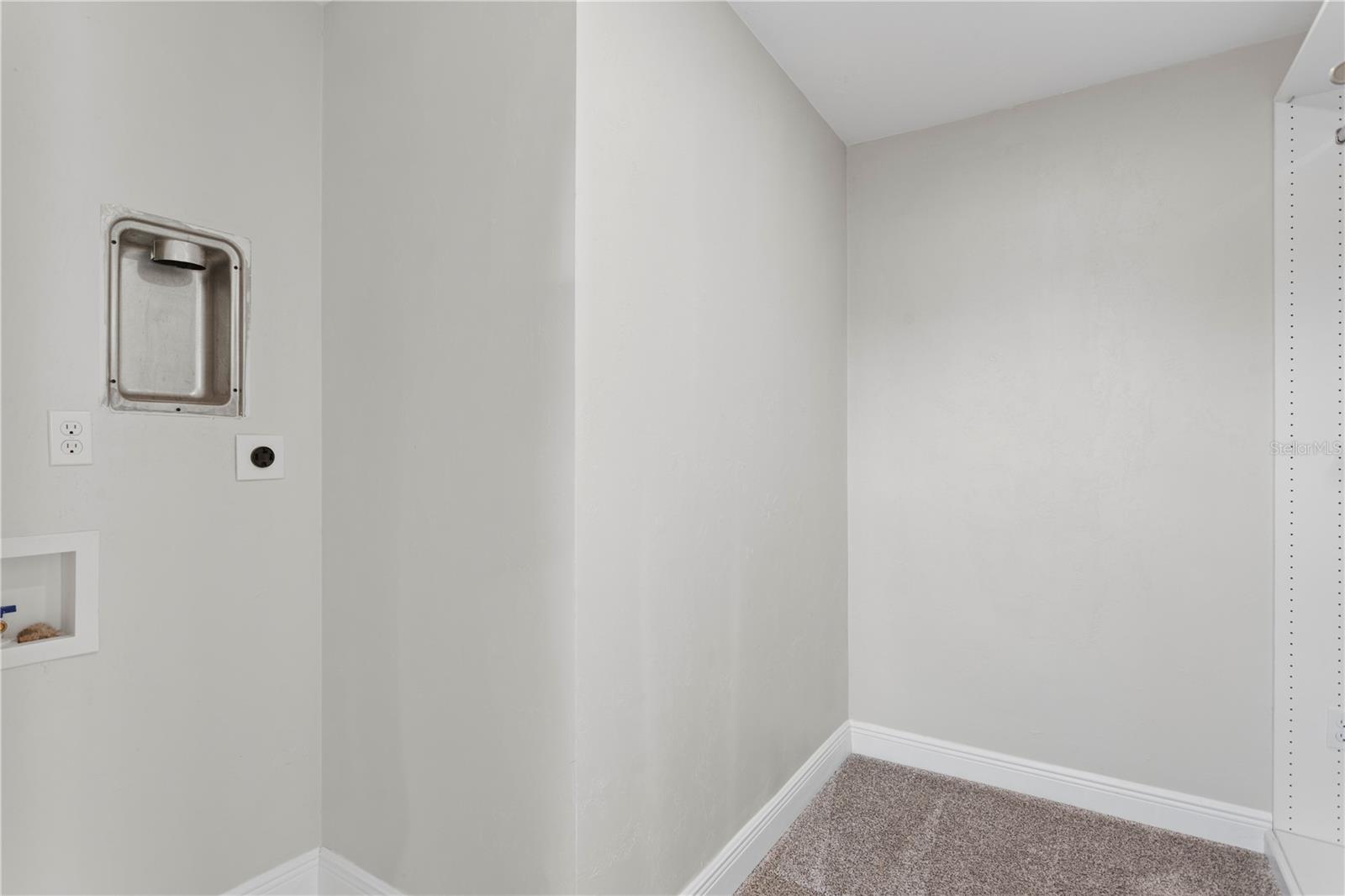 MEADOW LAWN 9TH ADD - Residential