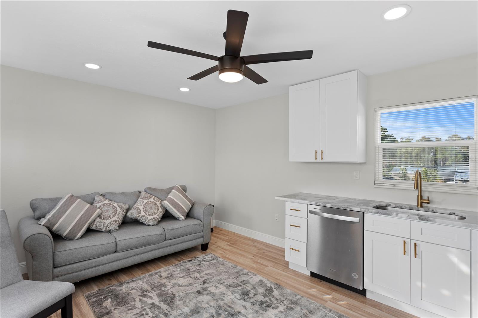 MEADOW LAWN 9TH ADD - Residential