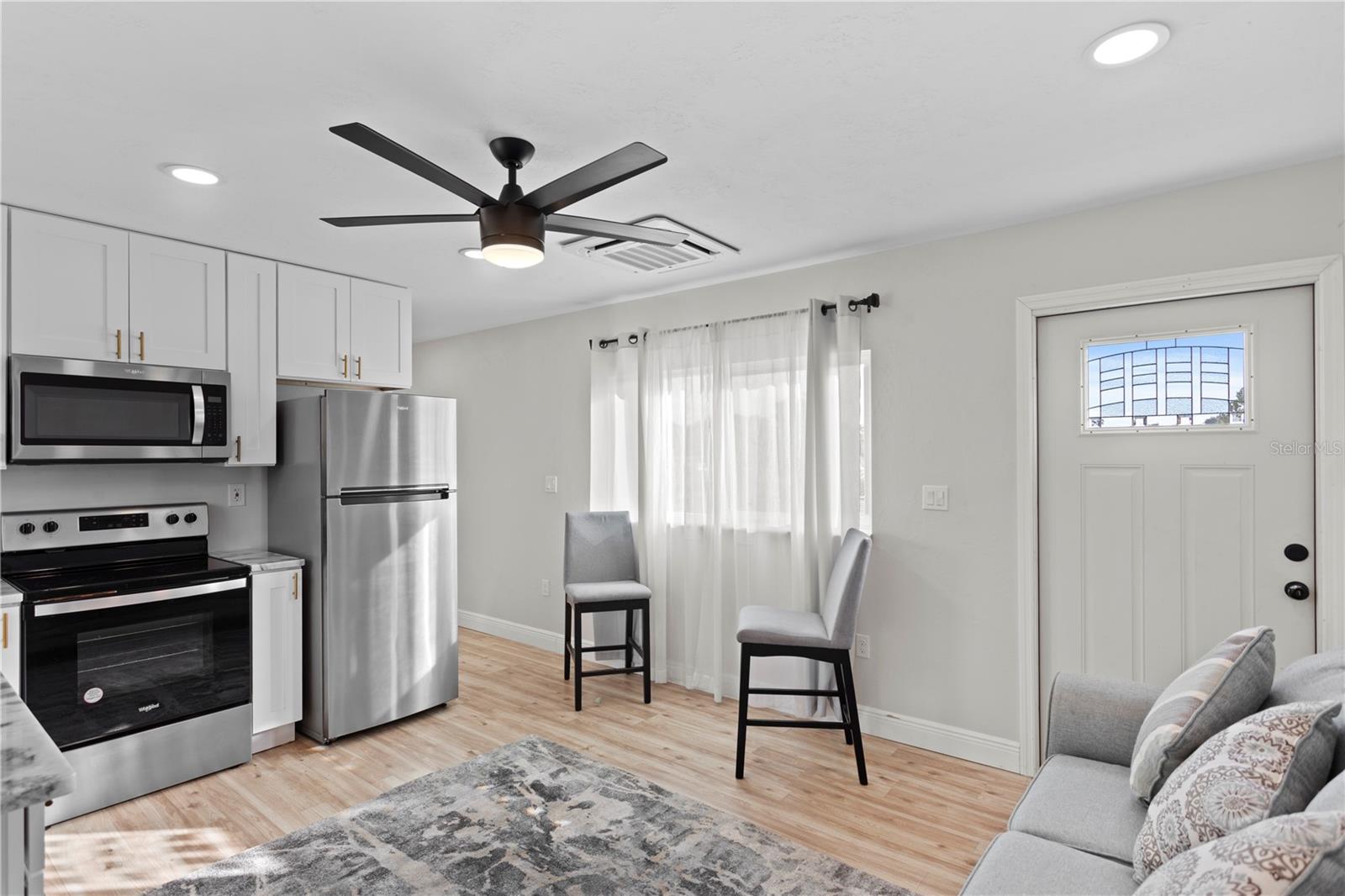 MEADOW LAWN 9TH ADD - Residential