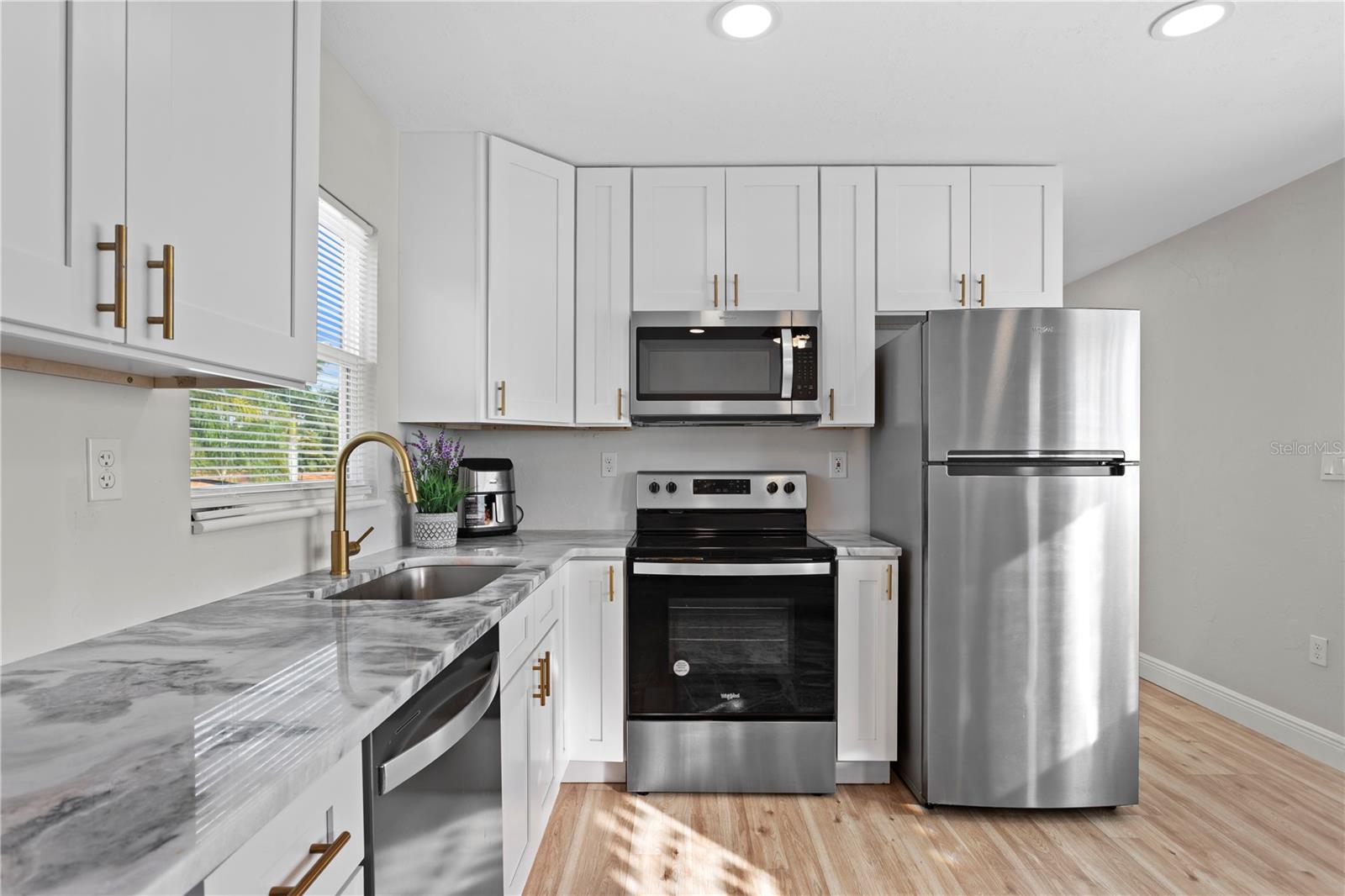 MEADOW LAWN 9TH ADD - Residential