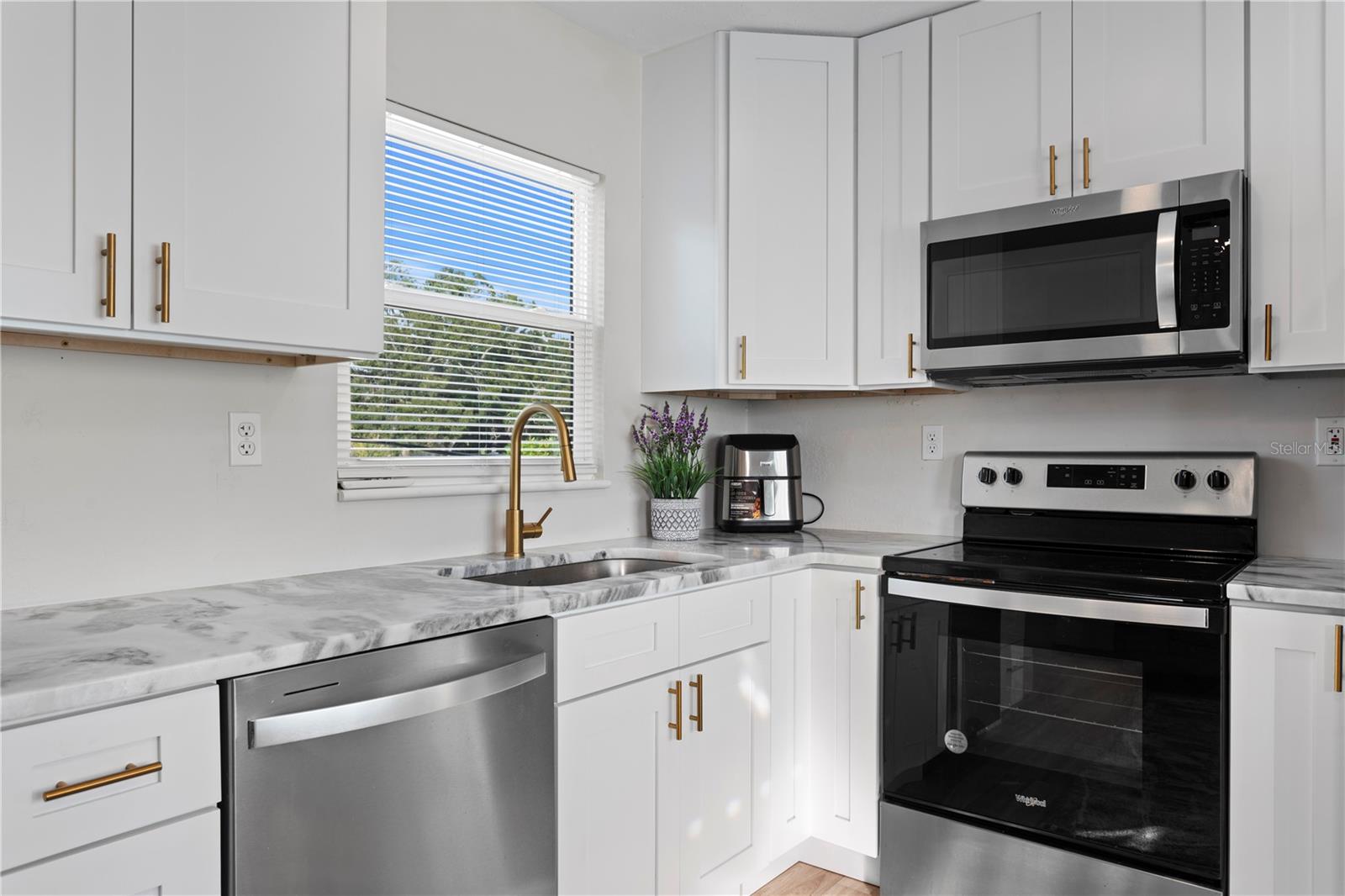 MEADOW LAWN 9TH ADD - Residential