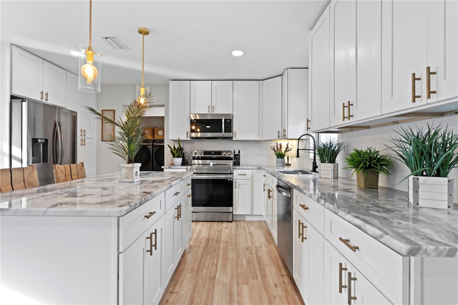 MEADOW LAWN 9TH ADD - Residential